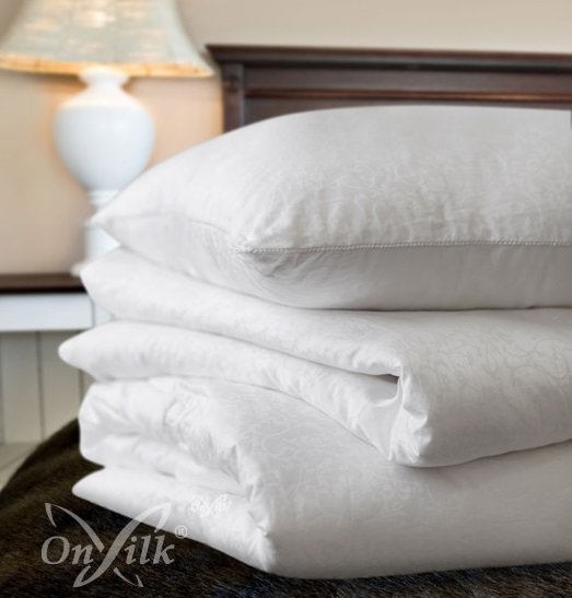 Одеяло OnSilk "Comfort Premium" полутороспальное облегченное с наполнителем из шелка 160г/м