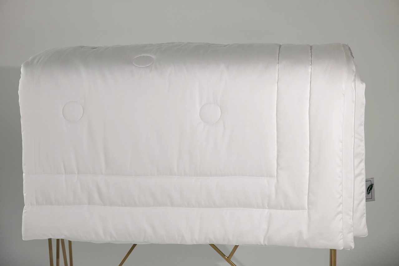 Одеяло ANNA FLAUM HOME CHARME евро (200*220) всесезонное