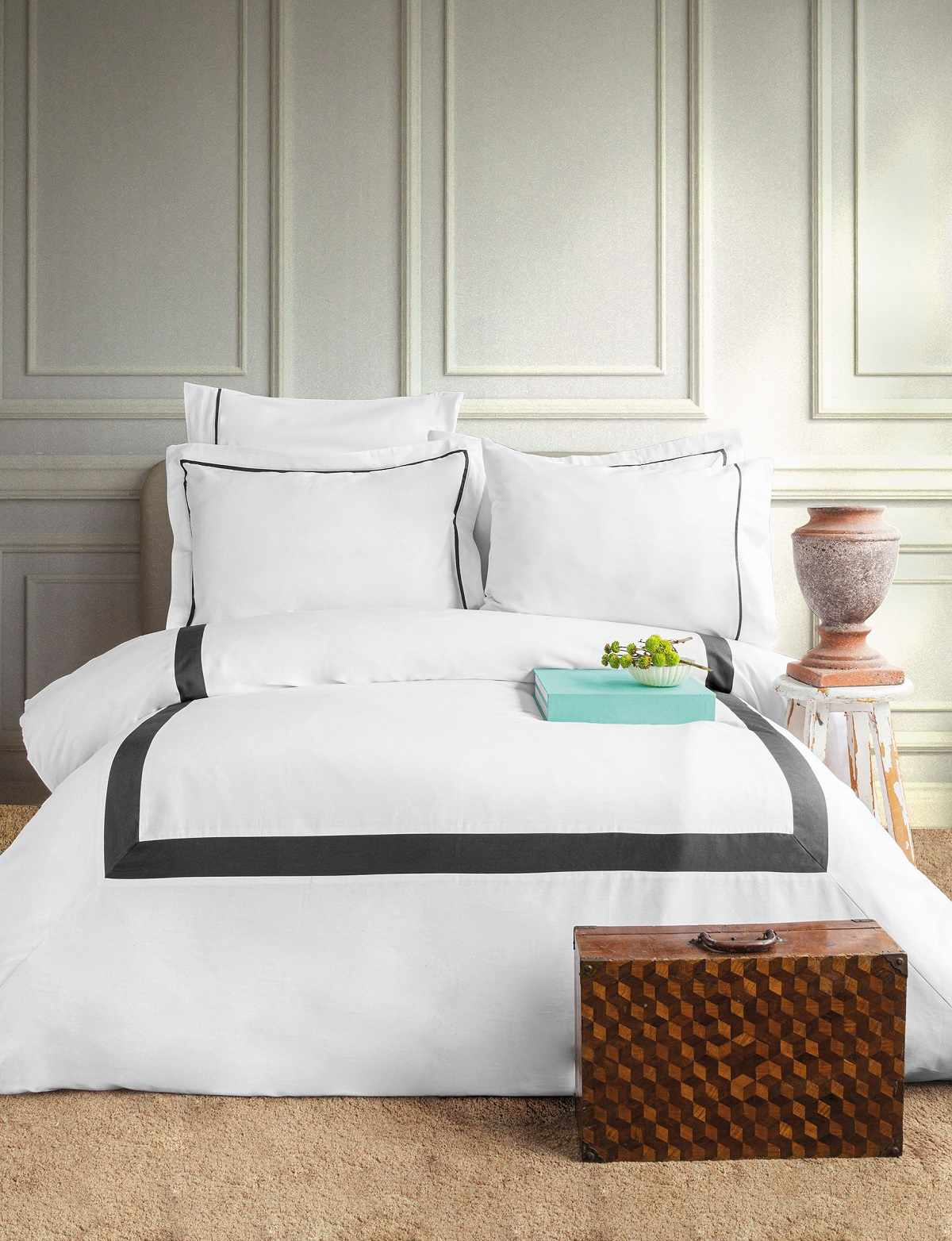 Постельное белье ISSIMO "MALONES" евро комплект сатин де люкс